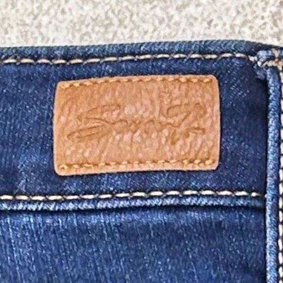 Seven7 Sunset Bermuda Shorts Women's Size 10 Torino Rolled Hem Stretch - Picture 7 of 13